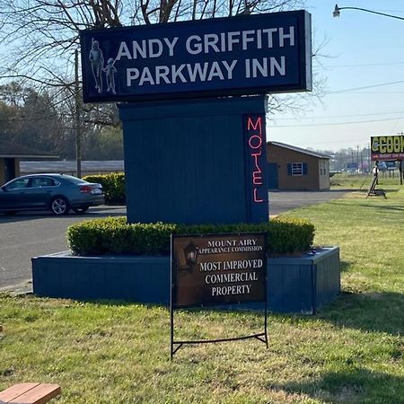Andy Griffith Parkway Inn Mount Airy Exterior foto